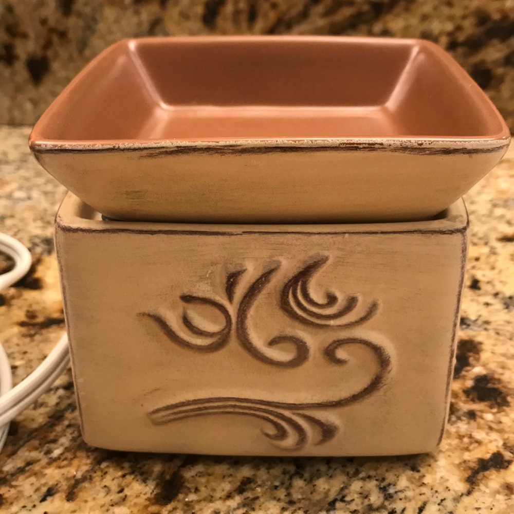Scentsy Warmer (mid-size)